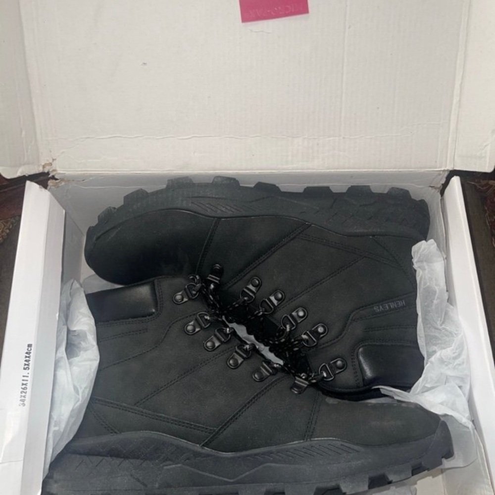 Henly men’s boots size 11
